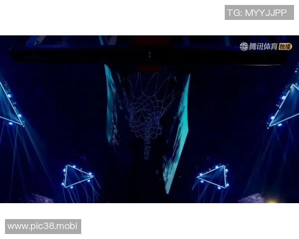 解说：独行侠的球看得人浑身难受&想评论都难评 全队就进3个三分